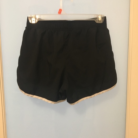 VIctoria’s Secret Sport Running Shorts - Picture 5 of 5